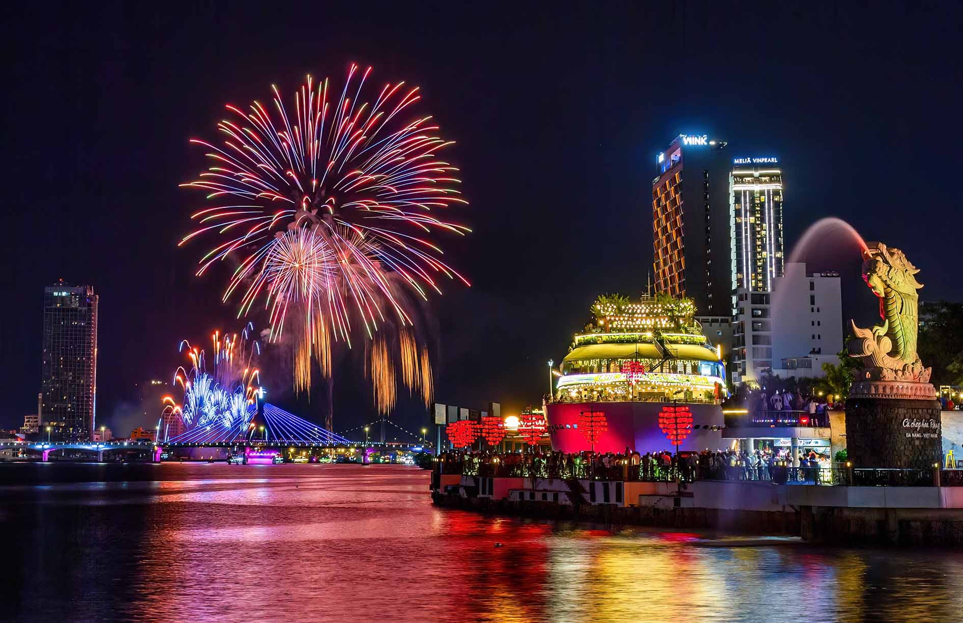 Đà Nẵng lung linh qua ảnh lễ hội pháo hoa DIFF-2024